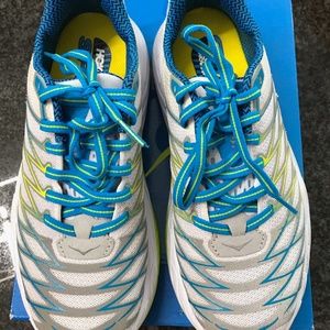 HOKA ONE ONE -CLAYTON 2